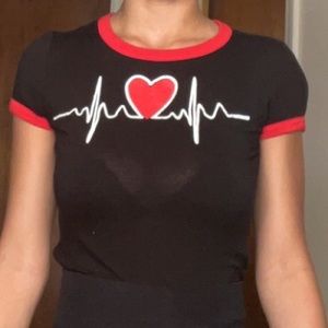 Heart tracker graphic tee